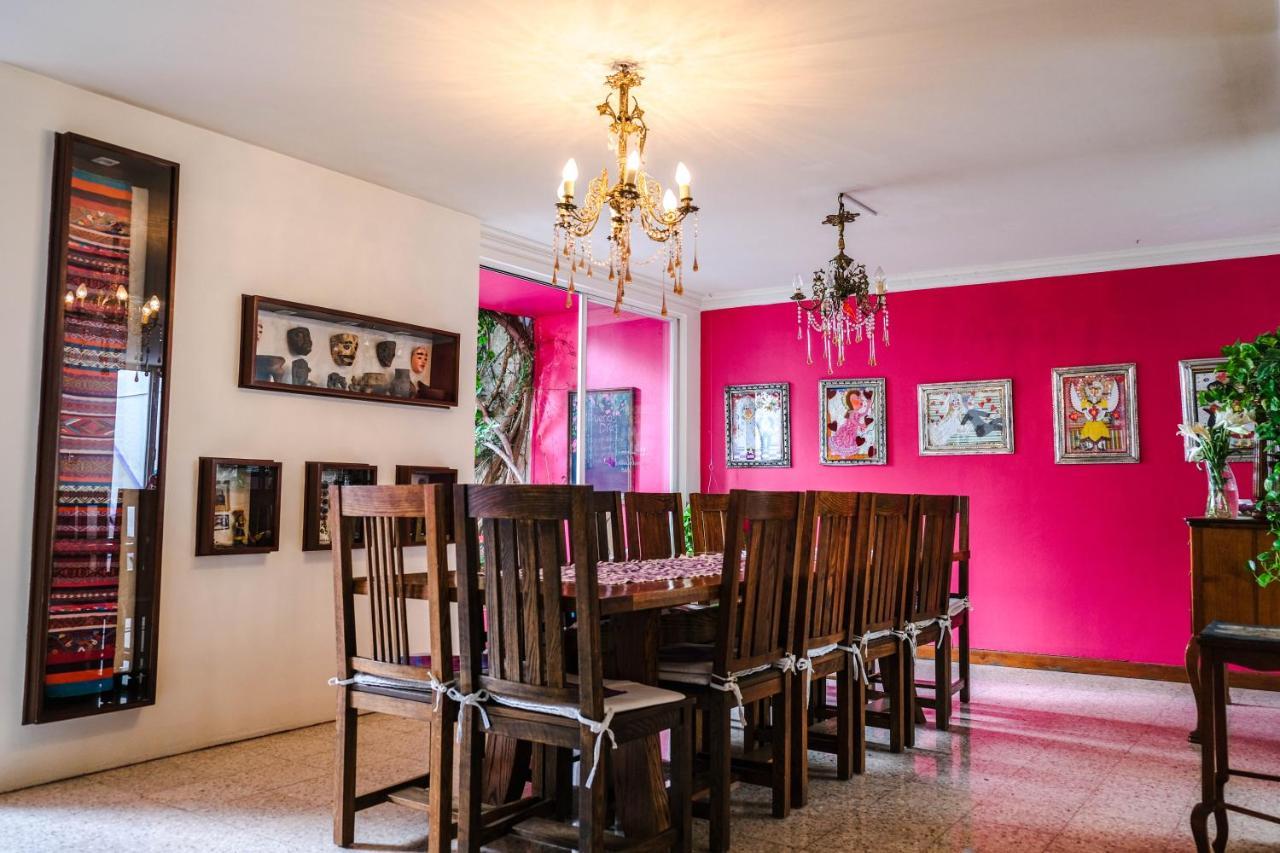 Casa De Bugambilias